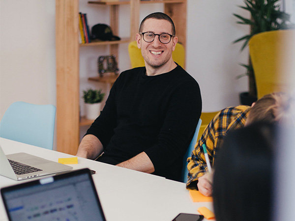 So haben wir den Hort von Florian in Würzburg akustisch optimiert - Das Interview - Akustikoptimierung im Hort - Florians Erfolgsgeschichte in Würzburg | Interview